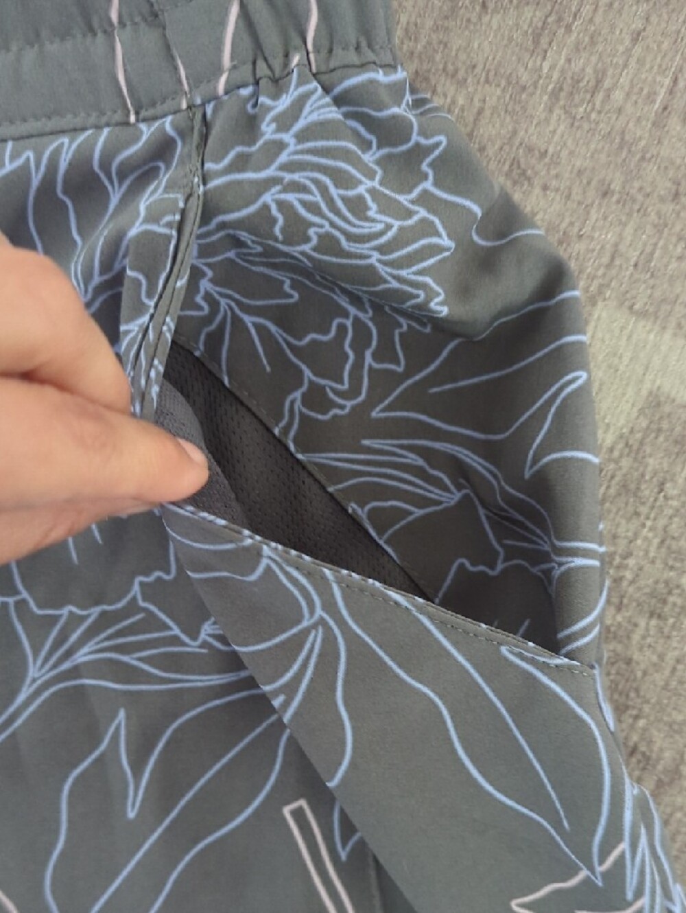 Columbia Gray Skort with Teal Accent Flower Outlines Size M - Picture 4 of 7